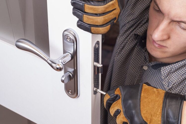 COMMERCIAL LOCKSMITH
